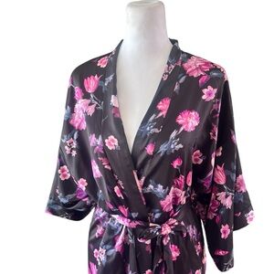 Victoria’s Secret Floral Black Kimono Robe Size XS/S